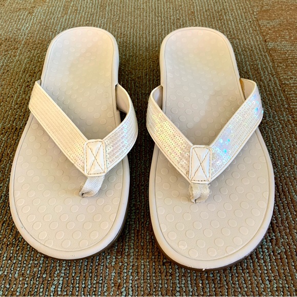Vionic Orthaheel Cream Iridescent Sequins Tide Toe Post Thong Sandals size 8 39 - Picture 3 of 12